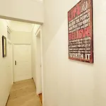 Y Station Private Apartament *
