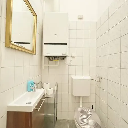 Y Station Private 아파트 *