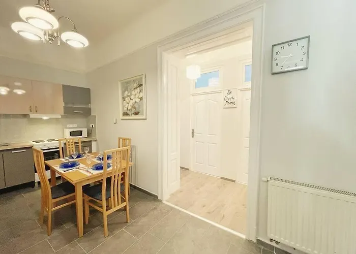 Y Station Private Apartment