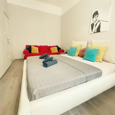 Y Station Private * Βουδαπέστη